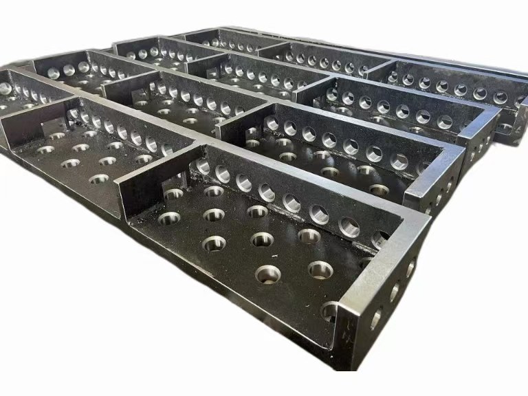 Apa yang Benar-Benar Membuat Meja Las Baja atau Besi Cor Terbaik